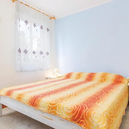 1 Bedroom Cozy In *