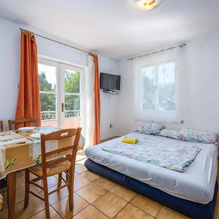 1 Bedroom Cozy In