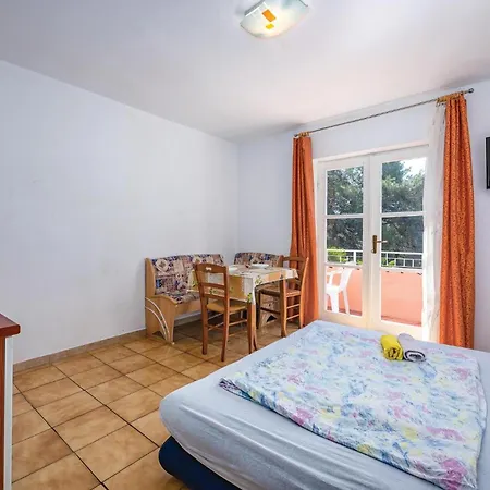 1 Bedroom Cozy In